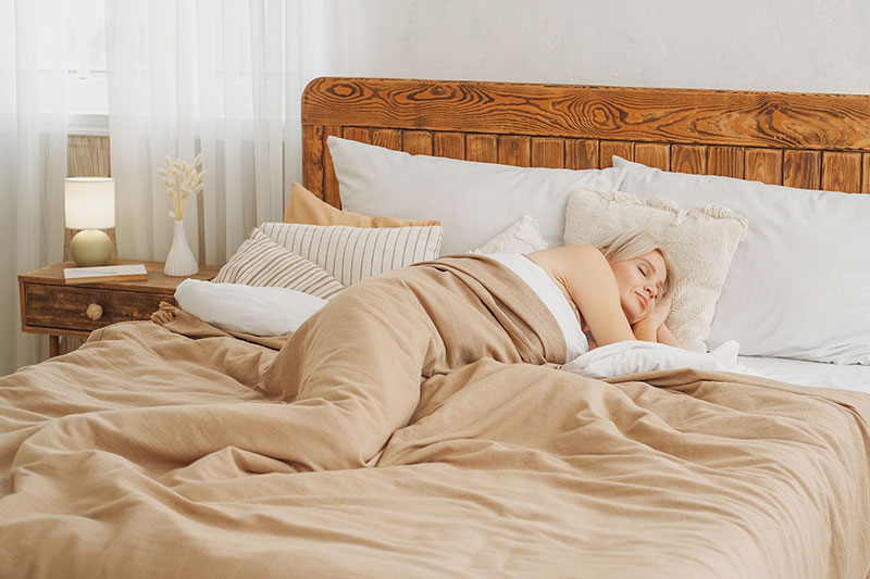 Napping,Rest.,Morning,Dream.,Peaceful,Sleeping,Woman,Enjoying,Laziness,Laying